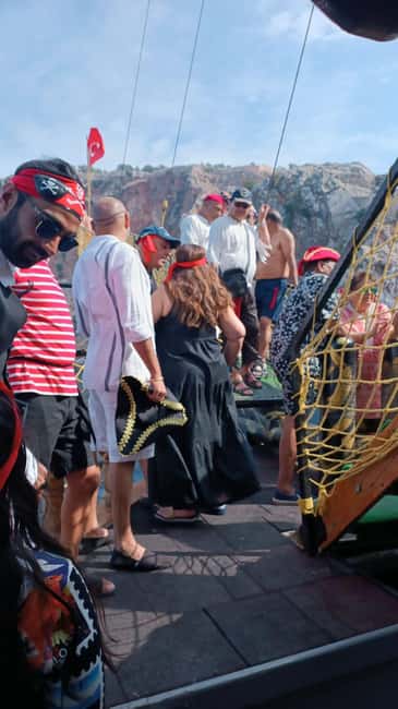 Alanya: Luxury Pirate Boat with Lunch & Unlimited Drinks - Boarding at Alanya Harbor: Find GRAND TROYS07 and get settled fast