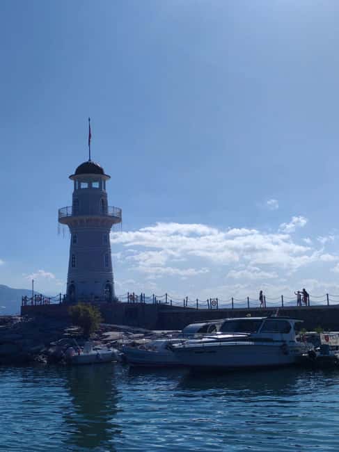 Alanya: Luxury Pirate Boat with Lunch & Unlimited Drinks - Swim Stops and Onboard Showers: The cooldown that makes the day feel full
