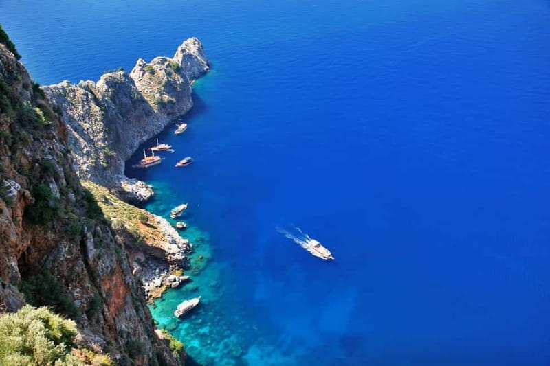 Alanya: Pirate Boat Party with Foam, Disco, Lunch & Drinks - Key things to know before you sail
