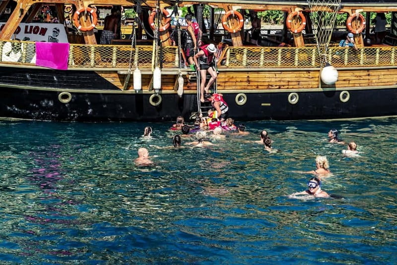 Alanya: Pirate Boat with Transfer, Lunch & Soft Drinks - Lunch Onboard and Soft Drinks: Simple, Not Fancy