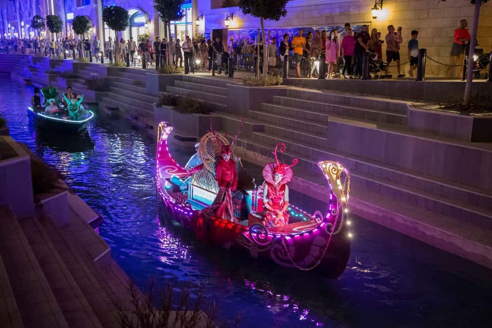 Antalya/Side/Alanya: Land of Legends Night Show w/Shopping - Before the Show: Shopping Center Lights and Quick Food Stops