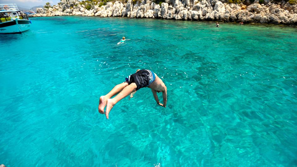 Bodrum: Orak Island Boat Tour with Swim Stops and Lunch - Drinks, smoking, and other small comfort issues to know