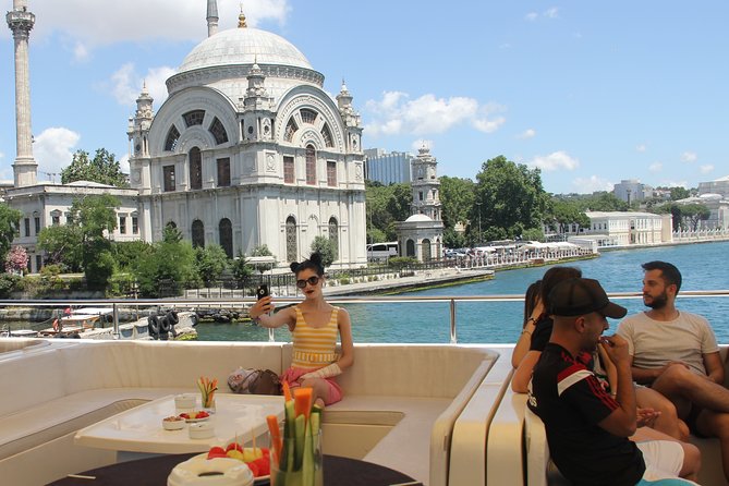 Bosphorus Luxury Lunch Cruise & Black Sea Swimming Experience - Food and comfort: what the lunch setup feels like in practice