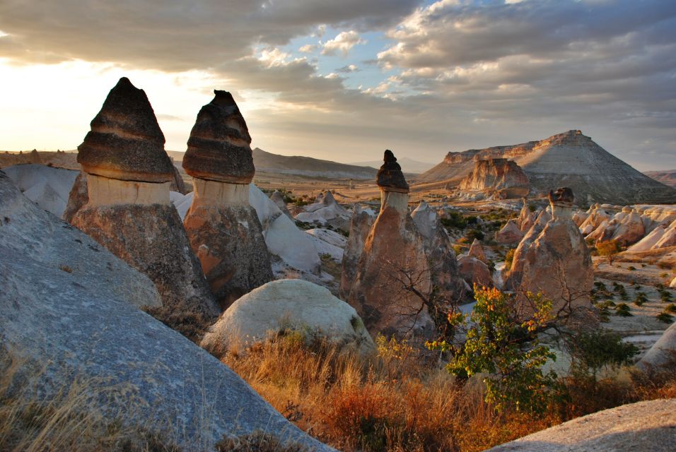 Cappadocia: Highlights Tour with Lunch and Entry Tickets - Zelve Open Air Museum: A UNESCO Cave Town That’s Now a Ghost Town