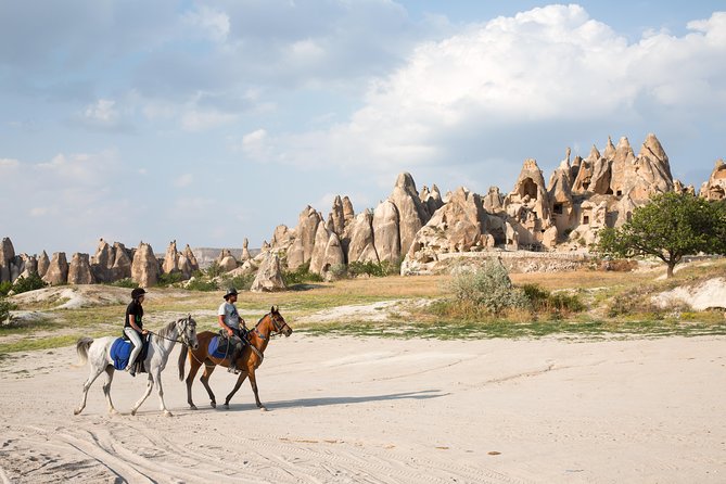 Cappadocia Sunset Horse Riding through the Valleys and Fairy Chimneys - What’s Included vs. What You Must Plan For
