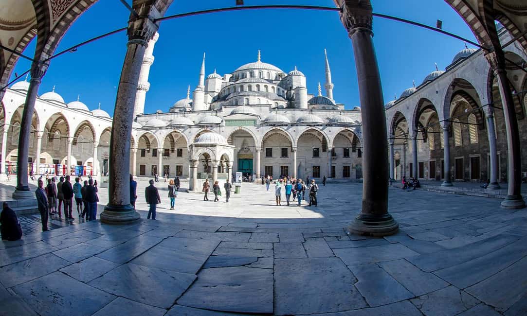 Combo: Hagia Sophia+Basilica Cistern Optional Topkapi Palace - Basilica Cistern: Underground Columns, Dim Light, and Noise