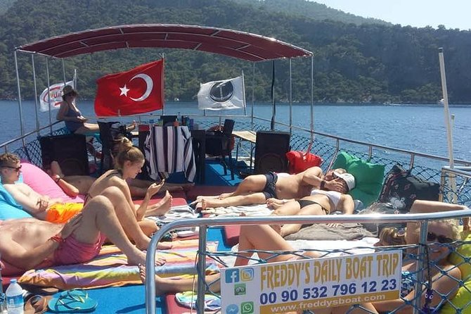 Daily Boat Trip - Day vs sunset departure: choosing your mood