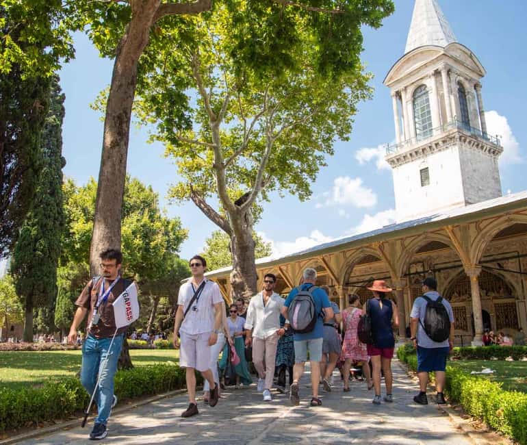 Flexible Combo: Hagia Sophia, Topkapi, Basilica, Blue Mosque - Blue Mosque: 60 minutes with day-specific start times (and strict dress rules)