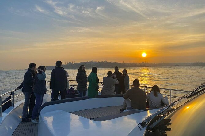 Guided Bosphorus Sunset Cruise on Luxurious Yacht - Small Group Cruise - Maiden Tower and the Galata area: two different kinds of Istanbul drama