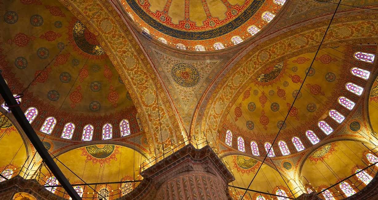 Hagia Sophia, Blue Mosque Tour & Ticket + Optional Basilica - Sultanahmet Square photo stop: Good bearings, short pause, quick reset