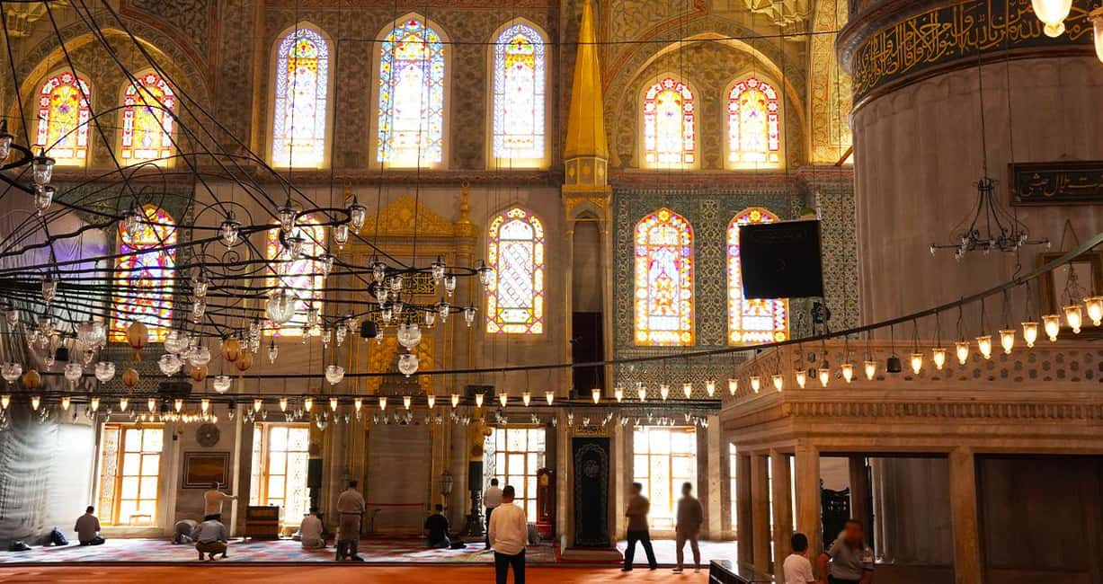 Hagia Sophia, Blue Mosque Tour & Ticket + Optional Basilica - Blue Mosque in an hour: The views are easy, the details take a guide