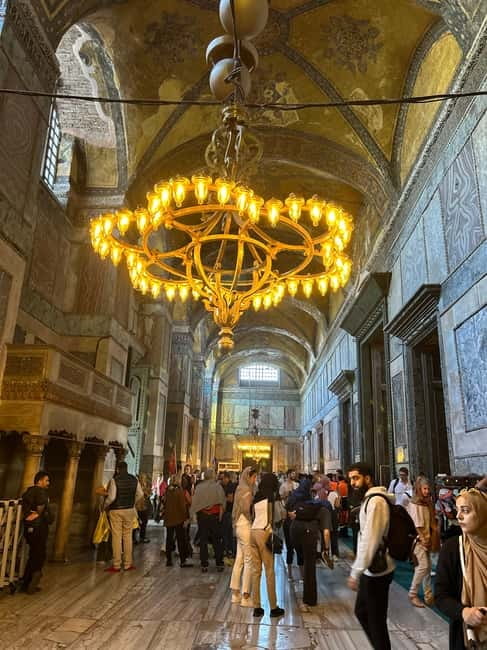 Hagia Sophia Skip-the-Line Ticket & Blue Mosque Audio Guide - Timing and crowds: opening hours and smart arrival windows