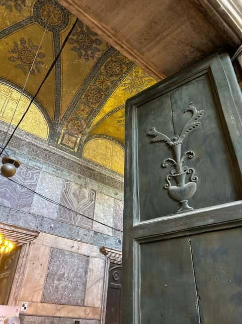 Hagia Sophia Skip-the-Line Ticket & Blue Mosque Audio Guide - Basilica Cistern upgrade: when the extra ticket pays off