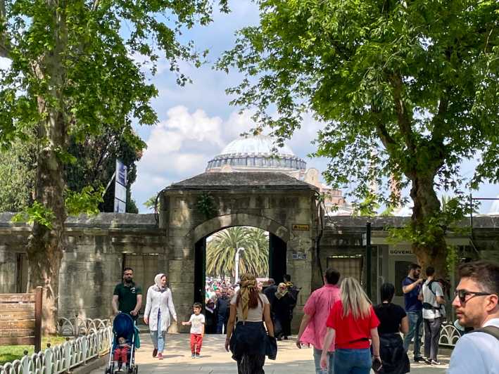 Istanbul: Basilica, Hagia Sophia, Blue Mosque Tour & Cruise - Starting at the Hippodrome: where your tour makes sense