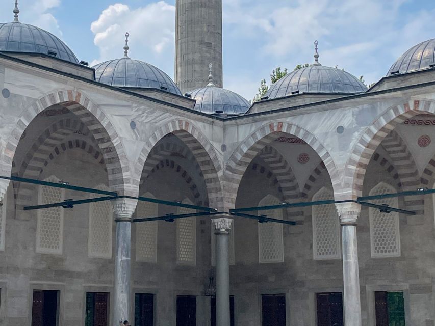 Istanbul: Blue Mosque Guided Tour - Value check: $19 for a guide, plus time that actually counts