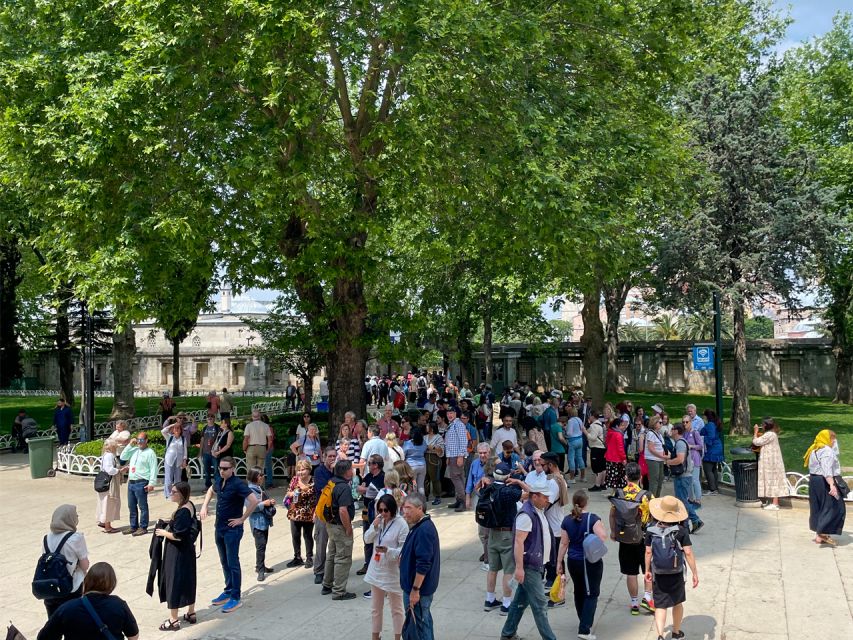 Istanbul Blue Mosque Guided Tour - Where to start in Sultanahmet Square (and how to find your guide)