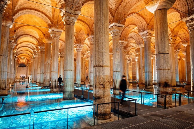 Istanbul: Blue Mosque, Hagia Sophia & Basilica Cistern Tour - Hagia Sophia: mosaics and calligraphy inside one giant idea