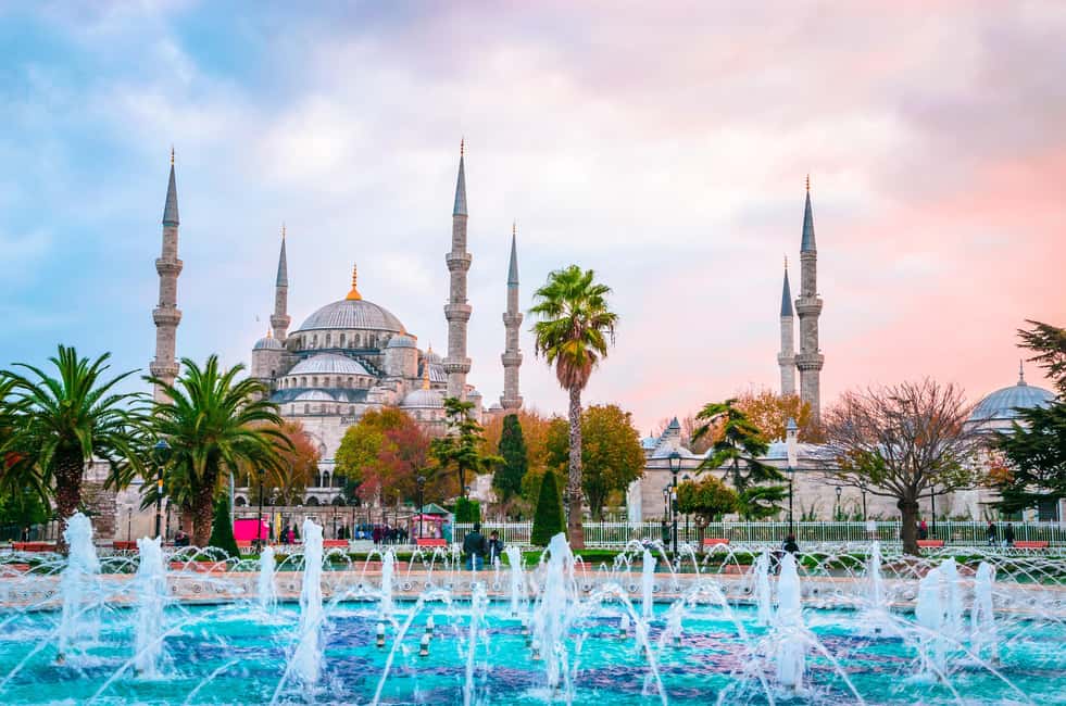 Istanbul: Blue Mosque, Hagia Sophia, & Old Town Walking Tour - Quick Hits