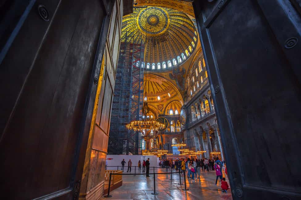 Istanbul: Blue Mosque, Hagia Sophia, & Old Town Walking Tour - Sultanahmet Square and German Fountain: Photo Stops and a Controlled Finish