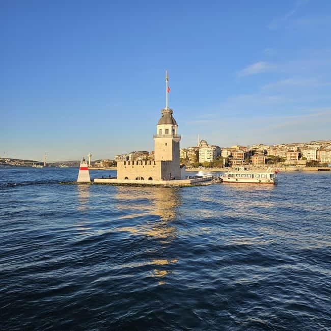Istanbul Bosphorus: 3-Hour Day Cruise's with Asian Side Stop - Boat comfort, Wi‑Fi, and how to get good photos