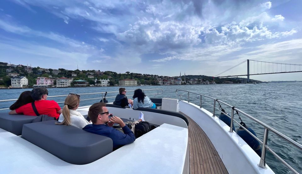 Istanbul: Bosphorus Cruise with Stopover on the Asian Side - Kanlıca on the Asian Side: A Short Stop With a Local Flavor