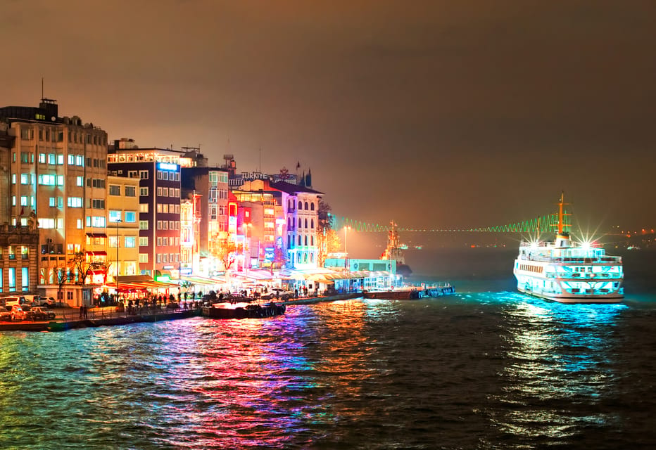 Istanbul: Bosphorus Dinner Cruise Incl. Drinks with Transfer - Boarding the Yacht: Welcome Drink and the Start of the Night