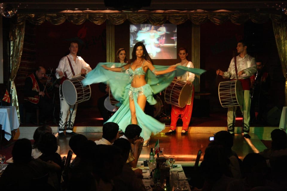 Istanbul: Bosphorus Dinner Cruise Incl. Drinks with Transfer - Unlimited Local Drinks: What It Means in Real Life