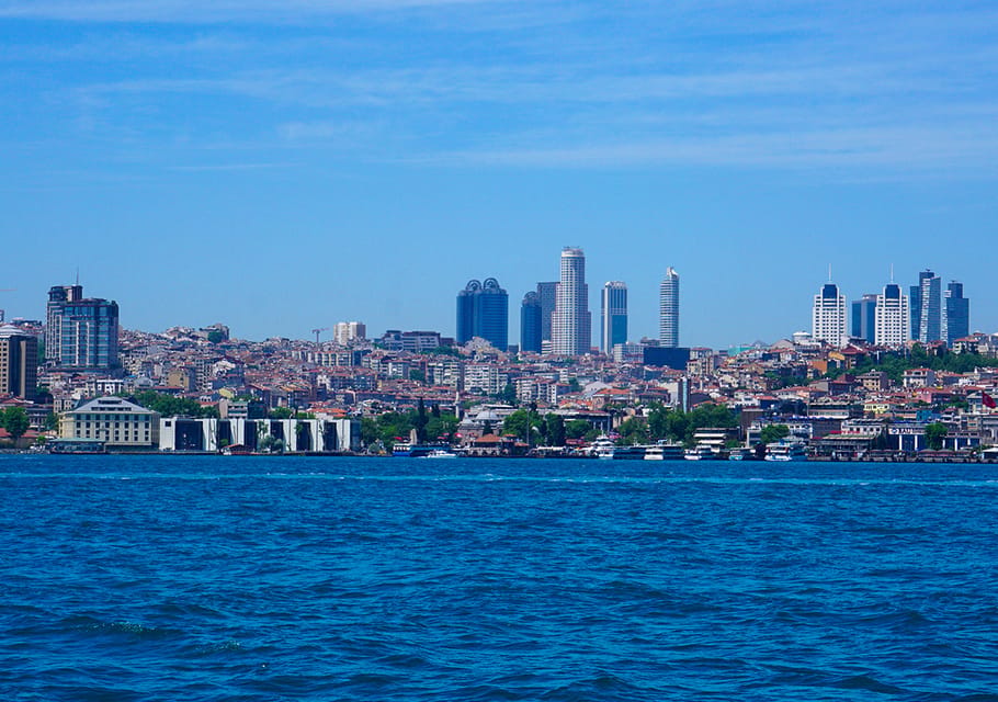 Istanbul: Bosphorus Sightseeing Cruise with Sunset Option - Making the Smartphone Audio Guide Work for You
