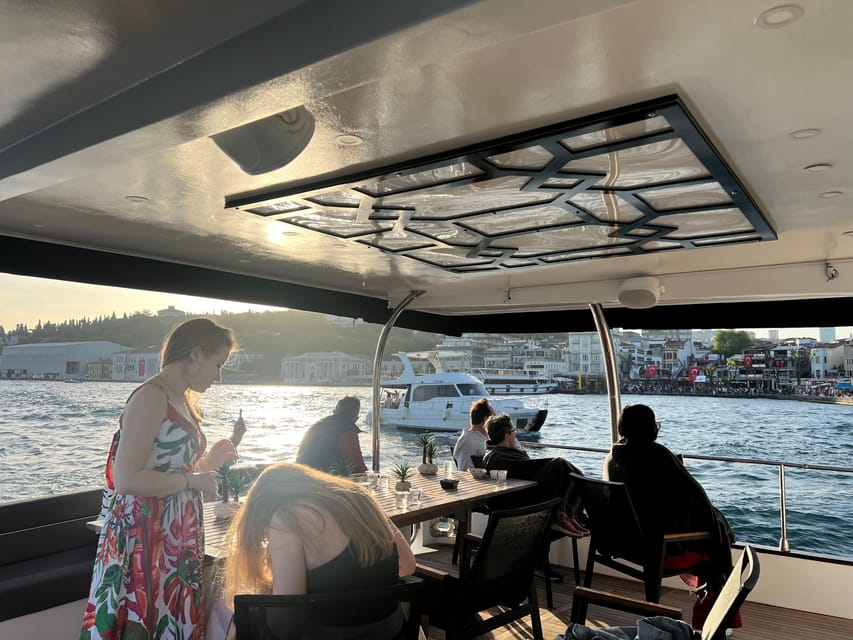 Istanbul: Bosphorus Sunset Cruise on a Luxury Yacht - Rumeli Fortress and the forts of the strait: power built for sightlines