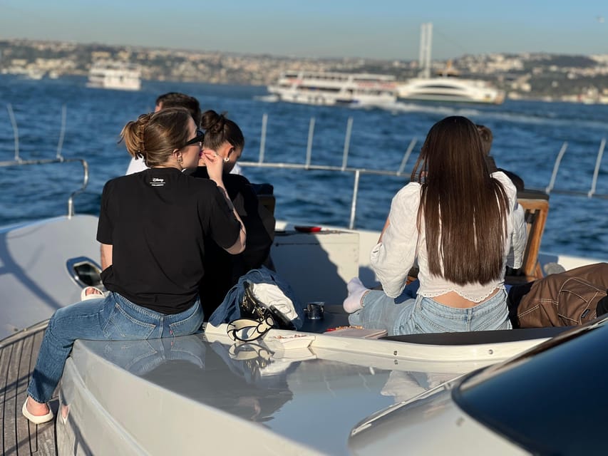 Istanbul: Bosphorus Sunset Cruise on a Luxury Yacht - Kabataş meeting point and the easiest way to time your arrival