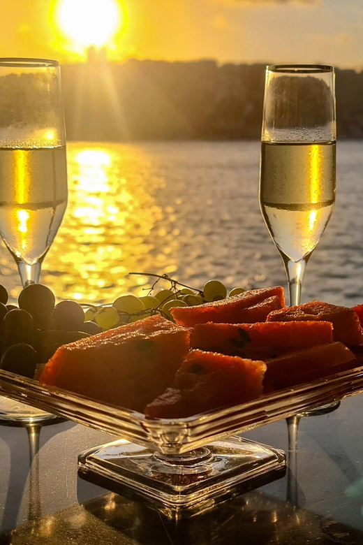 Istanbul: Bosphorus Sunset Cruise with Drinks & Snack - Two hours of sights: the Bosphorus route that strings landmarks together