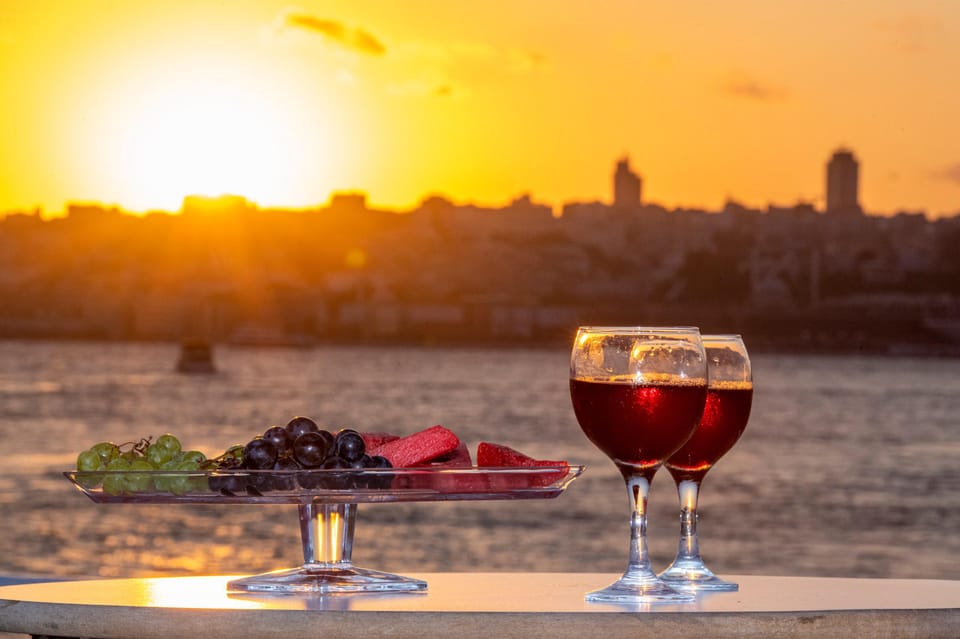 Istanbul: Bosphorus Sunset Cruise with Drinks & Snack - Snacks and soft drinks (and what to do about alcohol)