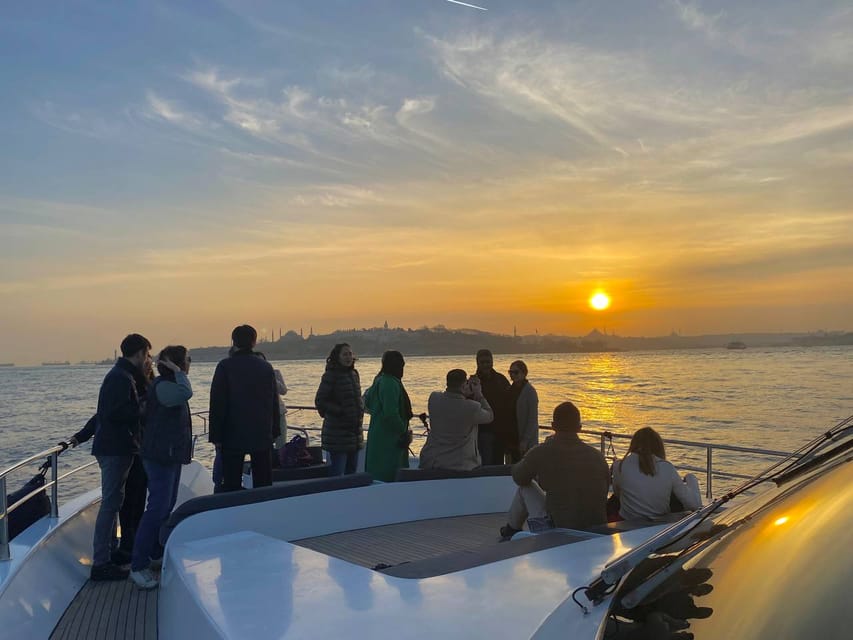 Istanbul: Bosphorus Sunset Yacht Cruise with Live Guide - A Bosphorus Sunset Cruise That Actually Feels Relaxing