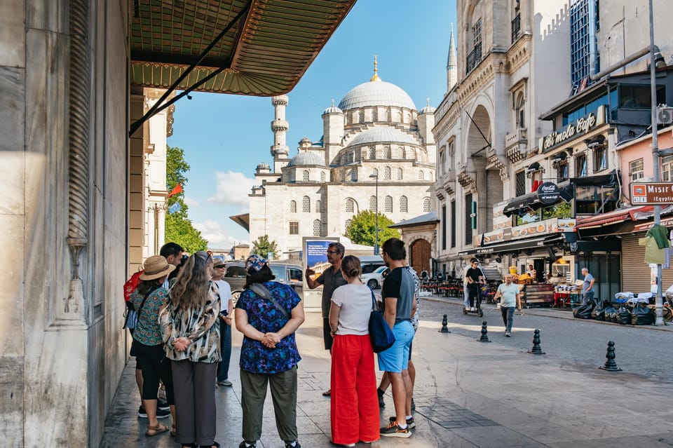 Istanbul: European and Asian Side Guided Foodie Walking Tour - Should You Book This Istanbul Food Tour?