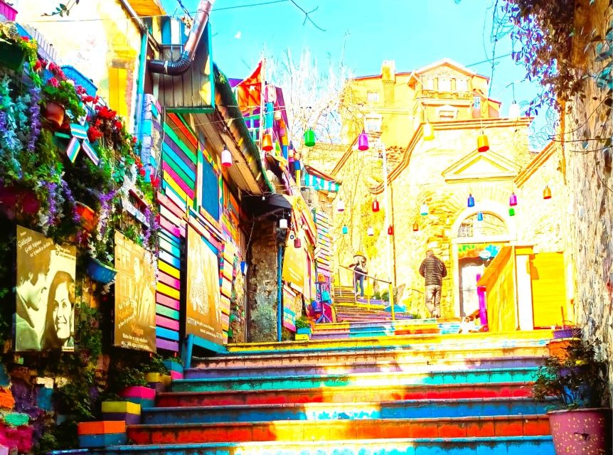 Istanbul: Fener Balat Half-day Guided Walking Tour - Renkli Merdivenler and the Fener school stretch for photos and pacing