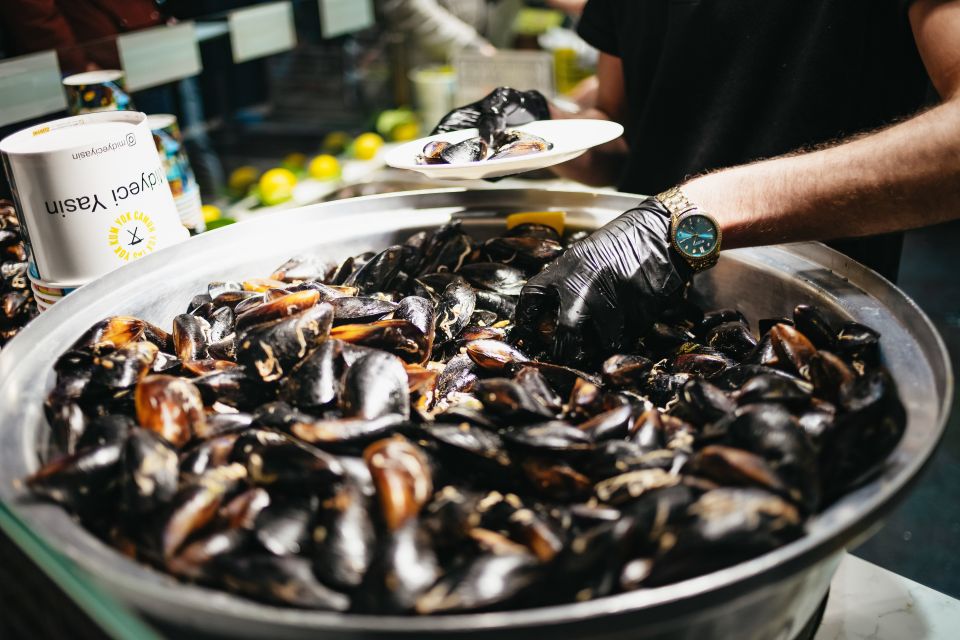 Istanbul: Guided Food and Culture Tour - Two food blocks in Kadıköy: street eats plus regional comfort