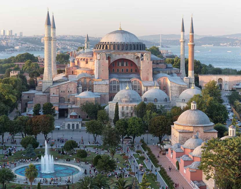 Istanbul: Hagia Sophia, Blue Mosque Guided Tour, & Tickets - Why Hagia Sophia and the Blue Mosque belong on the same walk