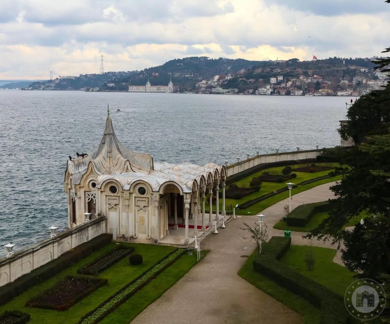 Istanbul: Hagia Sophia, Blue Mosque Guided Tour, & Tickets - Hippodrome of Constantinople: a photo stop with real context