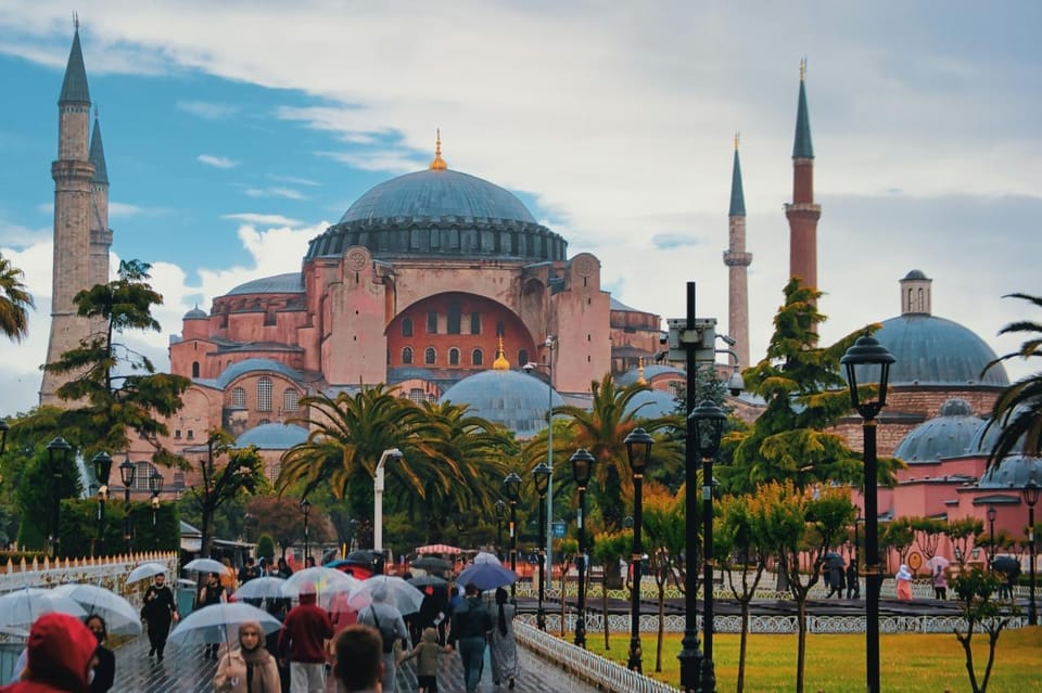 Istanbul: Hagia Sophia Skip-the-Ticket Line & Audio Guide - The Most Intriguing Interior Details: Submerged Columns and Medusa Heads