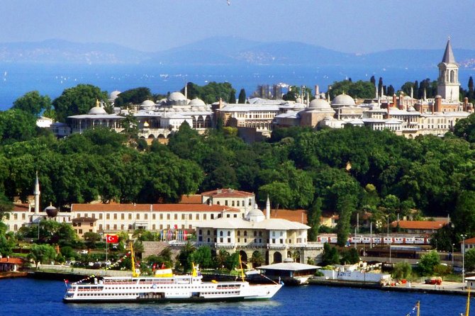 Istanbul Highlights Private Tour: Hotel Pick-Up & Drop-Off - Old streets stroll: where the photos and the feeling of place happen