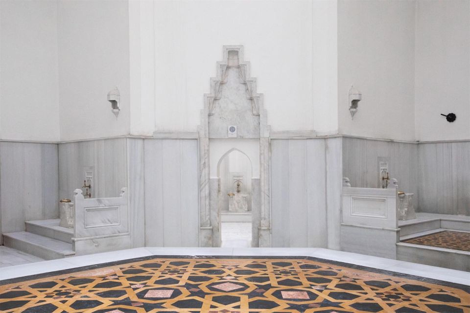 Istanbul: Hurrem Sultan Hamam Experience - Separate men’s and women’s sections: how the staff fit into your visit