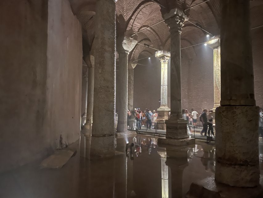 Istanbul: Topkapi, Hagia Sophia and Basilica Cistern Tour - Basilica Cistern: How to Enjoy the Subterranean Palace Without Rushing