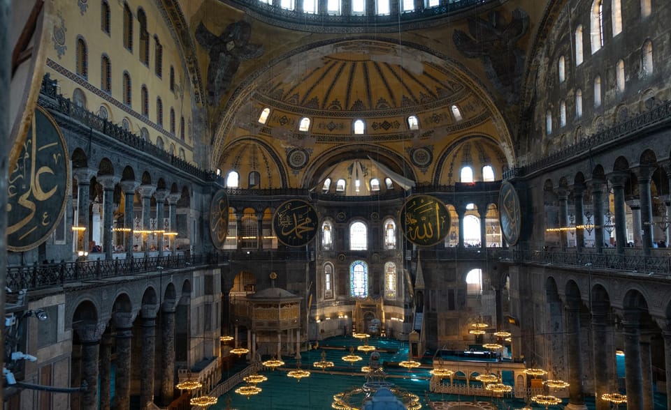 Istanbul: Topkapi, Hagia Sophia and Basilica Cistern Tour - Topkapi Palace: Ottoman Power, Courtyard Views, and Where to Spend Your Energy