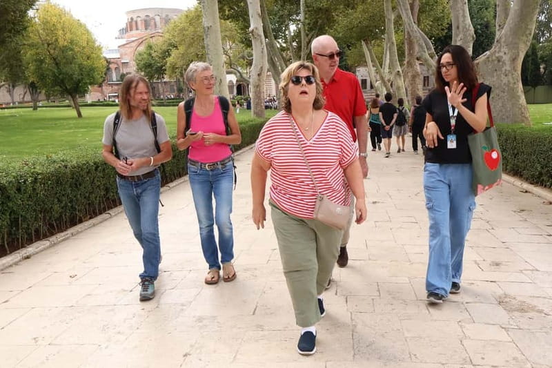 Istanbul: Topkapi Palace and Harem Museum Tour with Ticket - Inside Topkapi Palace: how skip-the-line changes the day