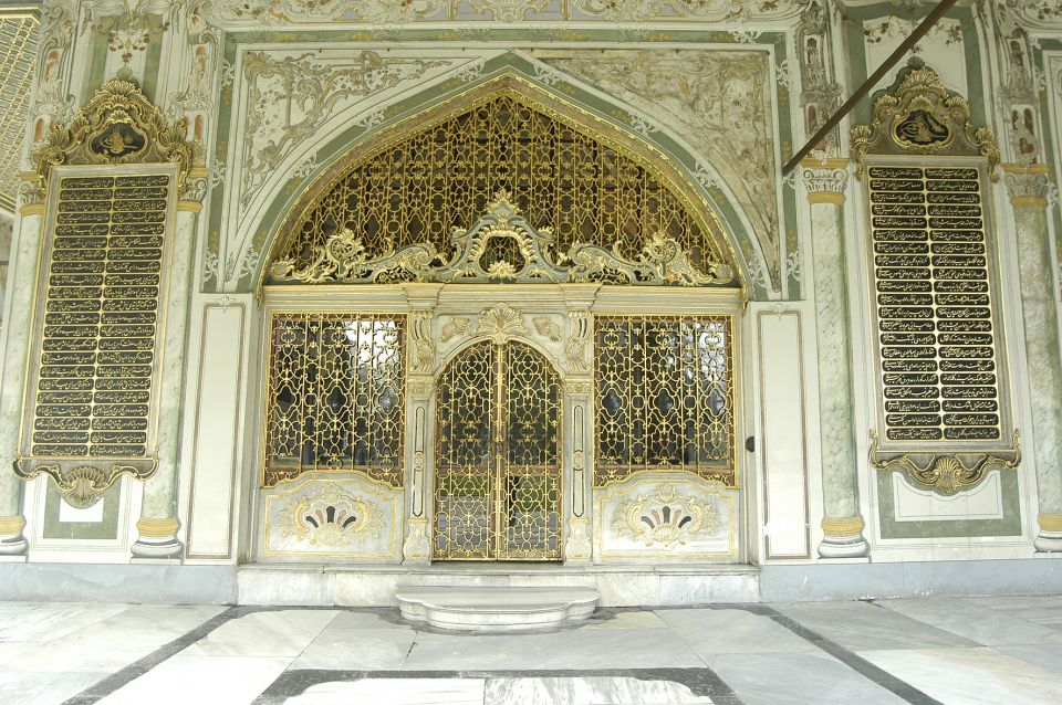 Istanbul: Topkapi Palace and Harem Ticket with Audio Guide - Why Topkapi Palace + Harem Fast-Track Actually Helps