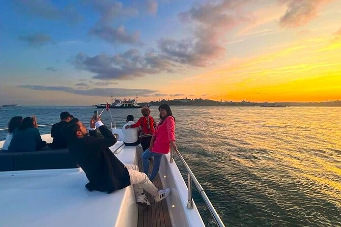 Scenic Bosphorus Sunset Cruise – 2.5 Hours of Luxury & Views - The Route: A 2.5-Hour Loop of Bridges, Palaces, and Mosques