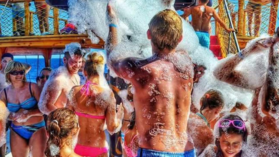 Side: Dolphin Island Boat Tour w/ Lunch & Foam Party - Chicken lunch on board and the foam party: fun you can plan for