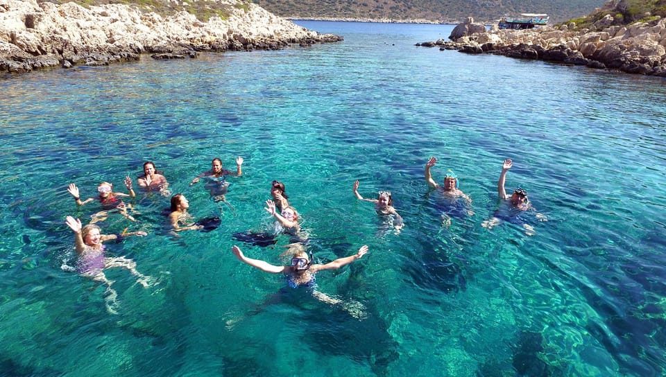 Side: Dolphin Island Boat Trip with Lunch & Unlimited Drinks - Key things to know before you go