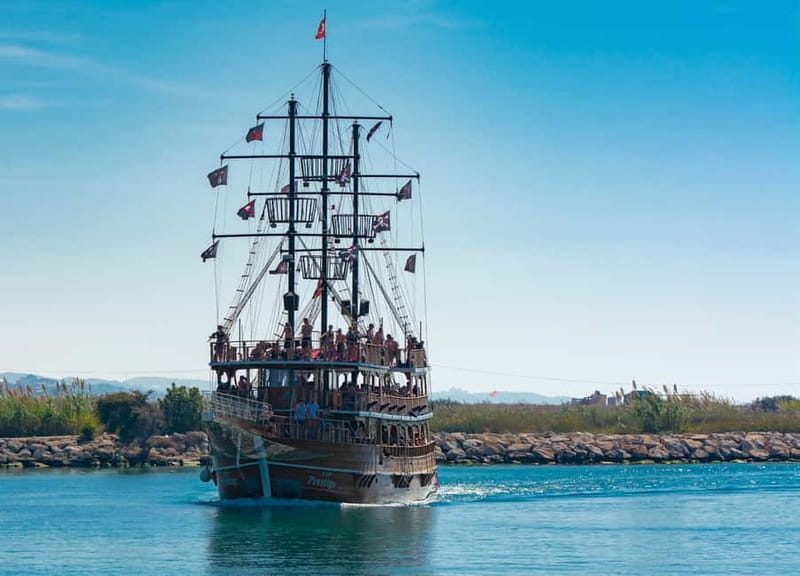 Side: Dolphins Island Cruise with Swimming Stops and Lunch - The route twist: tide, weather, and two possible directions