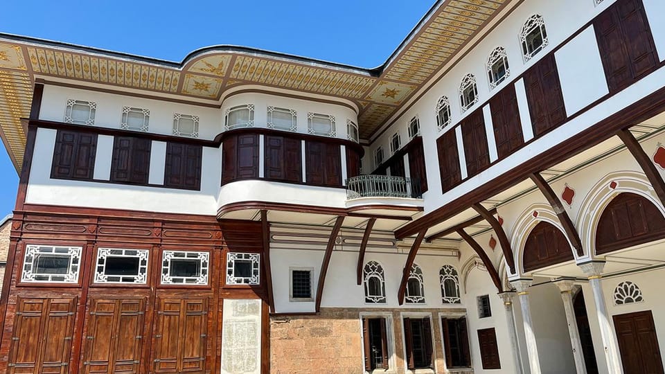 Topkapi Palace and Harem Skip-the-Line-Tickets & Audio Guide - Entering Topkapi Fast: What the Skip-the-Line Really Buys You